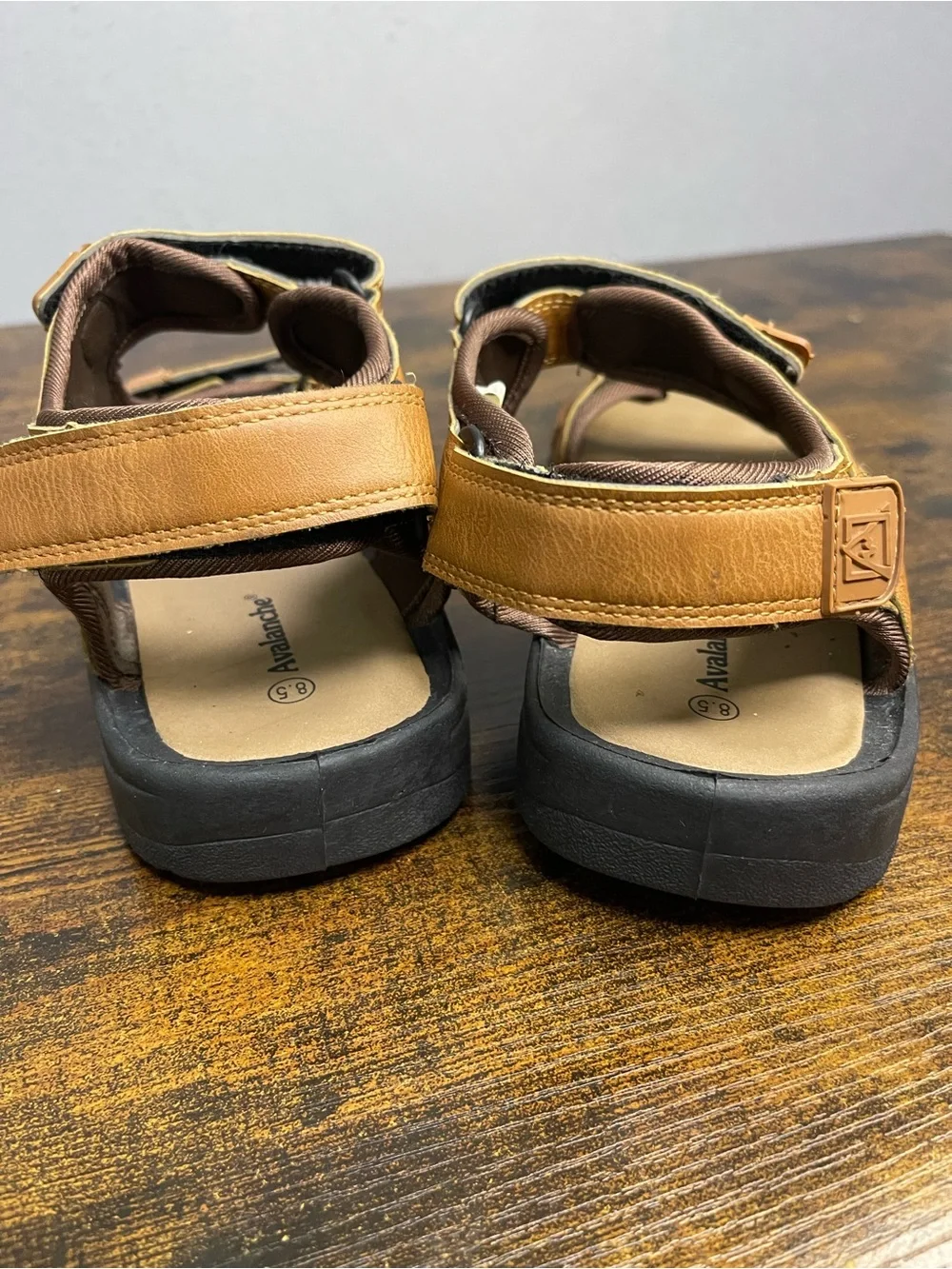 Avalanche Men's Solid Brown/Black Sandals Hook & Loop Strap Logo Accents Sz 8